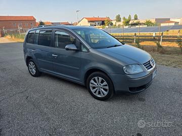 Volkswagen Touran 2.0 16V TDI Highline