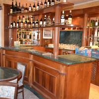 Bancone completo con frigo. Per bar, ristoranti