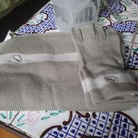 Set composto da guanti taglia L  e sciarpa Puma