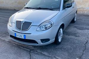 Lancia Ypsilon 1.2 anche per neopatentati