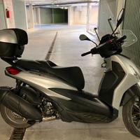 Scooter beverly 300 ie hpe 2021