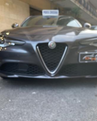 Alfa Romeo Giulia 2.2 Turbodiesel 160 CV AT8 Busin