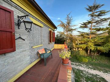 Casa Colonica con Terreno - Fermo