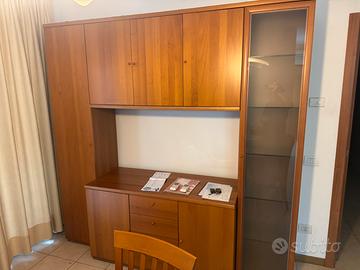 Arredo soggiorno, parete tv, vetrinetta