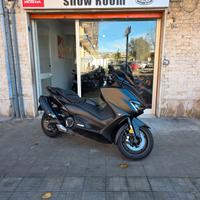Yamaha T Max 560