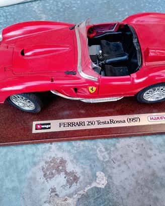 Modellino Ferrari Burago su base legno