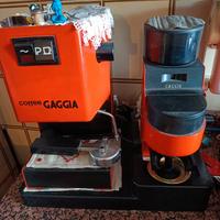 macchina da caffè con macina caffè 