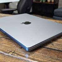 MacBook Pro 14