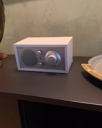 radio Tivoli bianca e argento