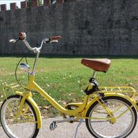 Bici da città vintage gialla