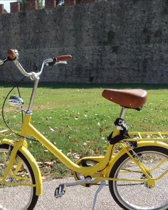 Bici da città vintage gialla