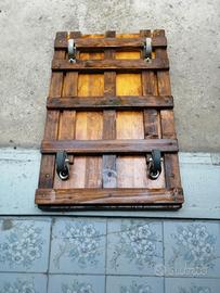 Carrellino in legno con ruote