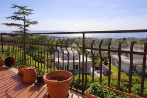 3 LOCALI A GRAVINA DI CATANIA