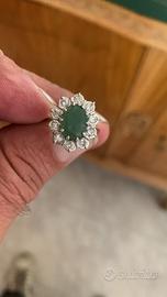 Anello con pietra smeraldo