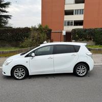 Toyota verso 2.2 disel 7 posti
