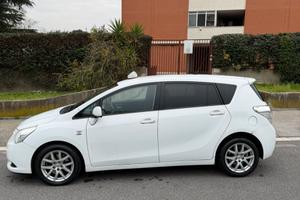 Toyota verso 2.2 disel 7 posti
