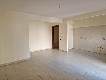 Trilocale con garage piazza mercato