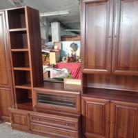 Mobile in legno per sale o salotti