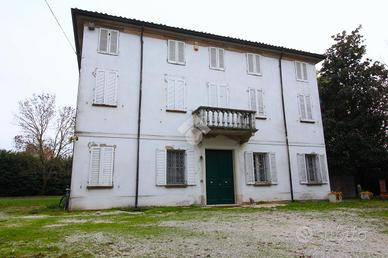 VILLA SINGOLA A FABBRICO