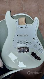 Stratocaster body completo bianco squier