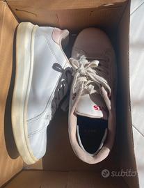 scarpe da ginnastica