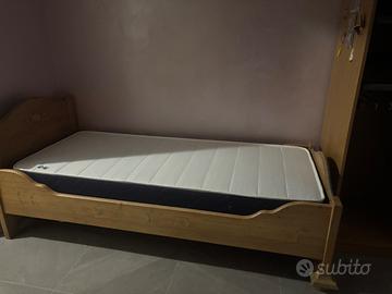 Mobili in legno fatti da falegname