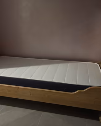 Mobili in legno fatti da falegname