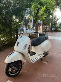 Vespa 300