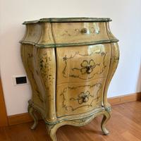 Comodino veneziano laccato stile  ‘700