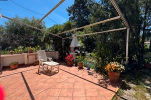 Villa bifamiliare con giardino