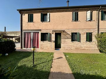 Villa bifamiliare Montagnana [Cod. rif M127VRG]