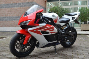 Honda Cbr 1000 RR R