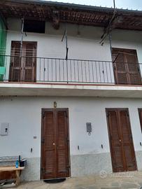 Casa. Terratetto semindipente
