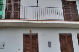 Casa. Terratetto semindipente