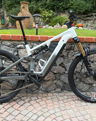 E-MTB  TG.L FOCUS SAM² 6.9 BOSH CX 5^ Gen.800 W
