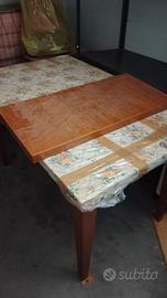 tavolo allungabile in legno colore ciliegio 