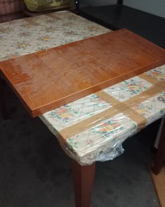 tavolo allungabile in legno colore ciliegio 