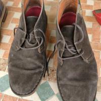 scarpe scamosciate stile Clark 