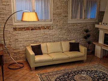 divano 3 posti e chaise longue Minotti 