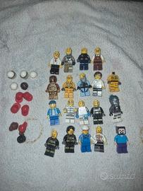 Lotto 18 Minifigure LEGO + 1 Torso + 12 Caschi