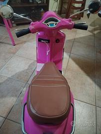 Vespa primavera piaggio a batteria rosa