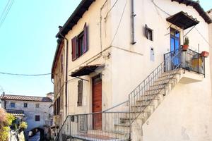 2 LOCALI A PALIANO