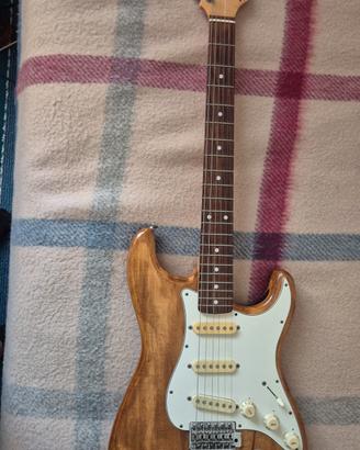 chitarra elettrica e amplificatore 