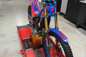 Beta Evo Factory Pilota 300 2025