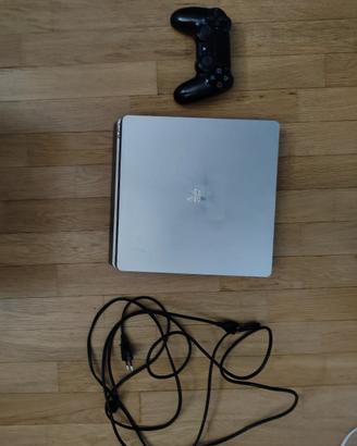 ps4 Slim + controller  (prezzo trattabile)