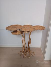 tavolino in metallo colore oro