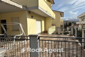 CASA SINGOLA CON GIARDINO