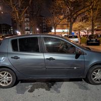 Clio 3 2007 | Full Optional |

Neopatentati | Sini