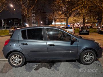 Clio 3 2007 | Full Optional |

Neopatentati | Sini
