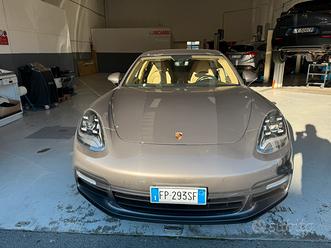Porsche panamera 4